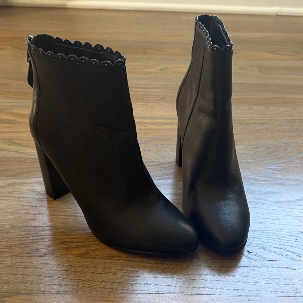 Coach Terence Black Leather Scalloped Trim Studded Block Heel Booties size 8.5